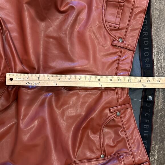 NWT Torrid Women's Sky High Skinny Faux Leather High Rise Pant Size 16 - Picture 6 of 9
